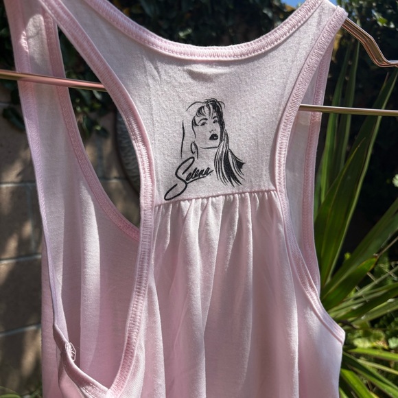 Selena 🩷 tank top - Picture 2 of 12